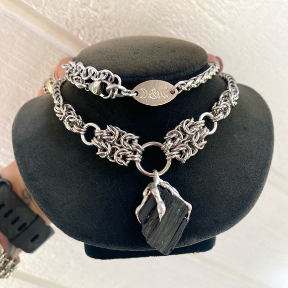 Handmade maille black tourmaline gemstone boho goth silver stone necklace - Picture 11 of 14